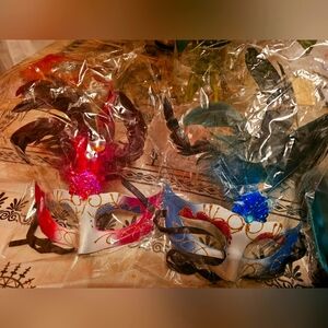 Elegant Feathered Masquerade Masks - Red and Blue